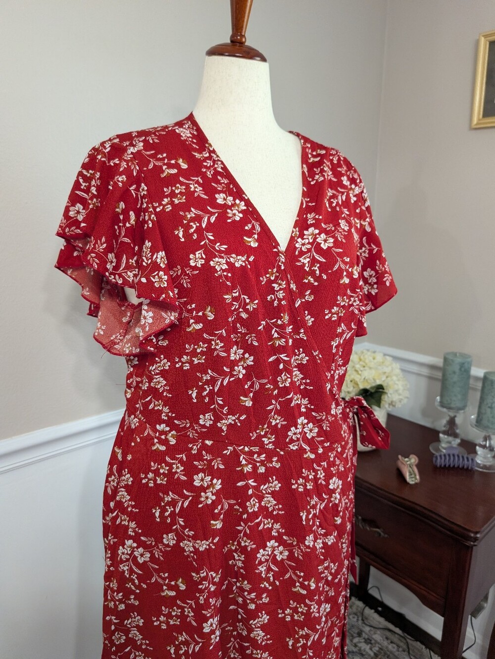 BloomChic Red Floral Wrap Dress, Size 18/20 - Picture 2 of 5